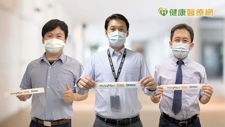 力挺雙北抗疫牙醫台灣諾保科捐千份防疫物資