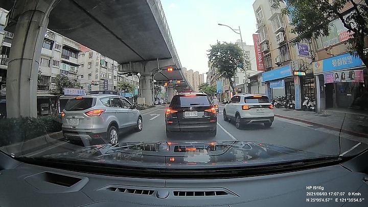 【不舉發】左轉專用道可用來直行嗎?
