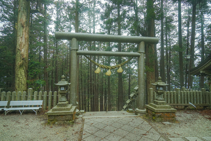 冬季漫步大阪最高山-金剛山葛木神社攻頂遊記