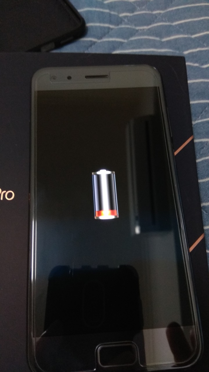 Asus zenfone4 pro更新後死機(檢測後已更換新機)..3年後再死機...