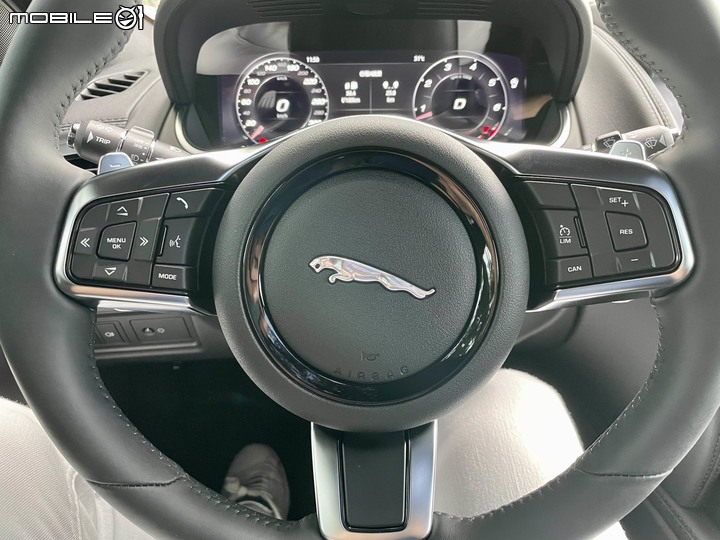點我看大圖 今早不用點,Defender & F-Type 英式全餐P300雙開箱(亂入德式992)