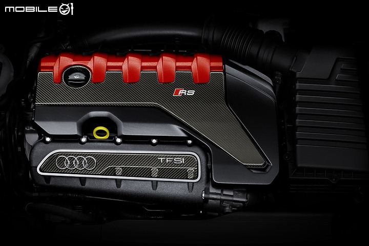 【海外新訊】Audi首度釋出RS 3車系預告照,A45 S最強對手即將報到!