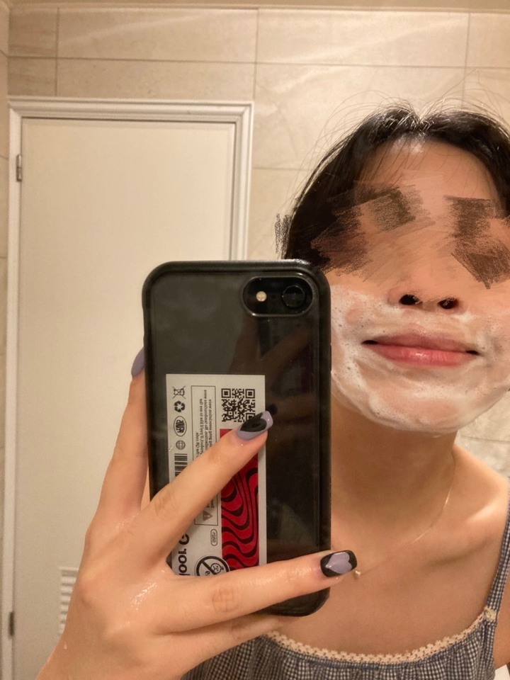 分享 很保濕的NADA膠原玻尿酸潔顏乳