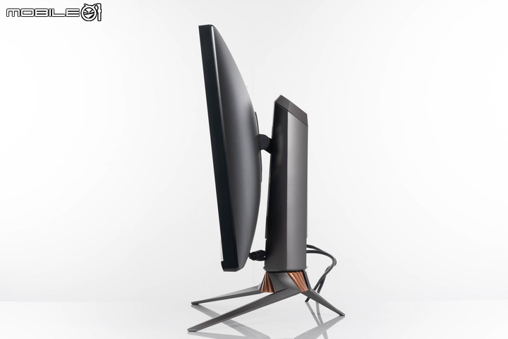 ROG SWIFT PG32UQX 電競螢幕開箱體驗 以 Mini LED 技術達成超細膩畫質演出