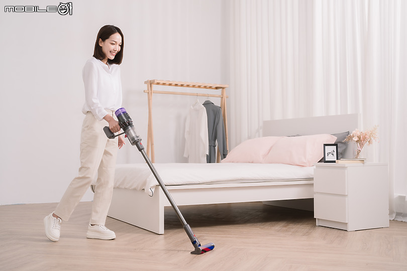 【採訪】 Dyson Omni-glide 與 Micro 1.5kg 無線吸塵器正式發表 輕量靈巧與全新按鍵操控是最大亮點！