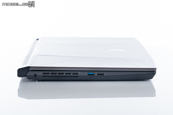 MSI Pulse GL66 科幻外型與絕佳效能的協奏曲