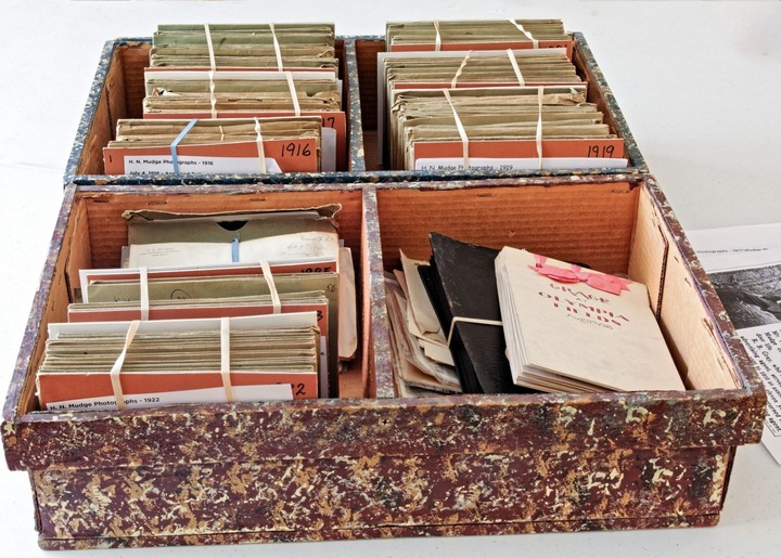 發現照片 – Henry N. Mudge – 負片手提箱，1916 年至1925 年 .[轉貼]