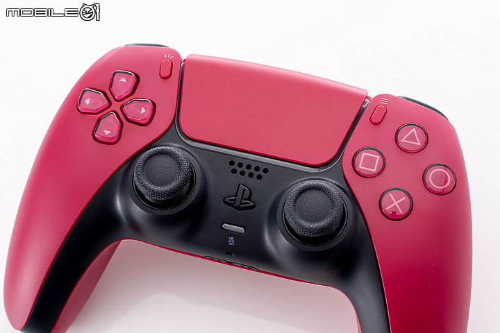 PS5無線控制器DualSense午夜黑/星塵紅開箱｜美感實用兼具！