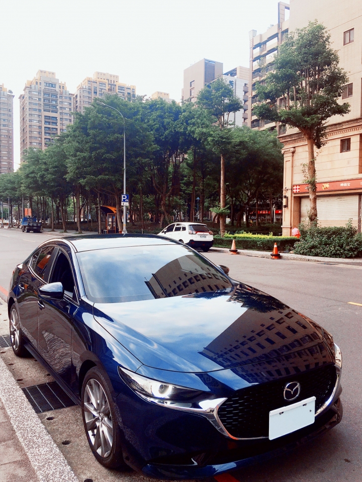 2021 mazda3 4D簡易開箱