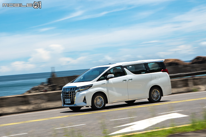 Toyota Alphard 新年式試駕|電子後視鏡加持、表現更臻完美!