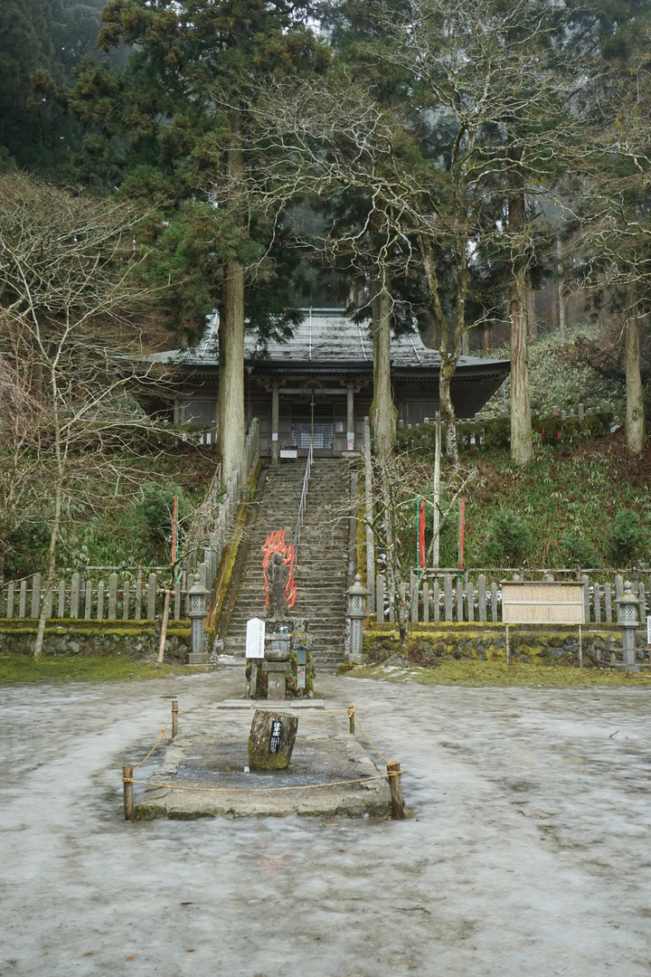 冬季漫步大阪最高山-金剛山葛木神社攻頂遊記