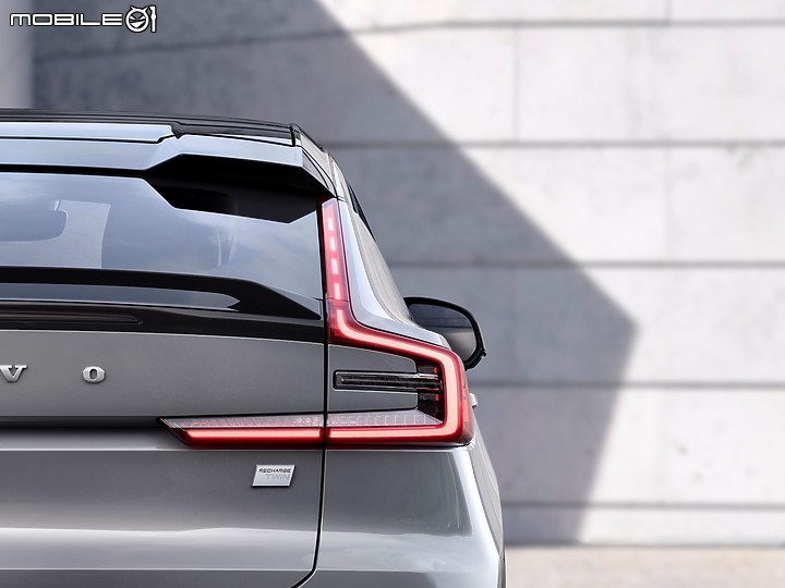 【海外新訊】Volvo 純電跑旅 C40 Recharge 歐洲上市,首度採用「線上訂購」銷售模式!