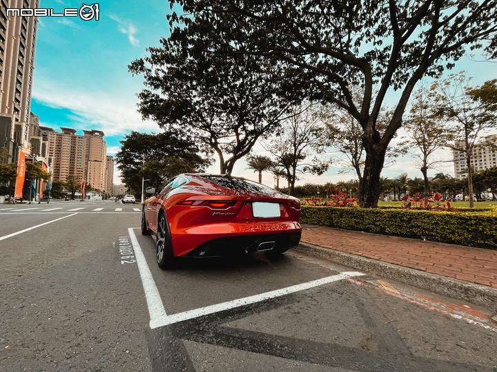 點我看大圖 今早不用點,Defender & F-Type 英式全餐P300雙開箱(亂入德式992)
