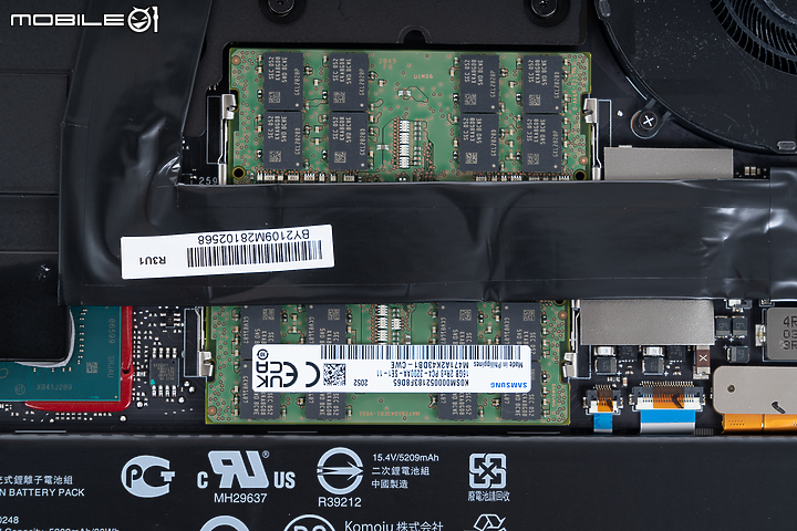 Razer Blade 15 Advanced with Thunderbolt 4 Chroma 薄型電競重磅效能