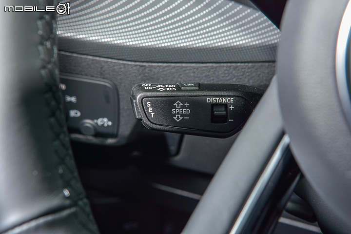 Audi Q2 35 TFSI S Line試駕 │ 享有個性的價值，不妨先拋棄C/P值！