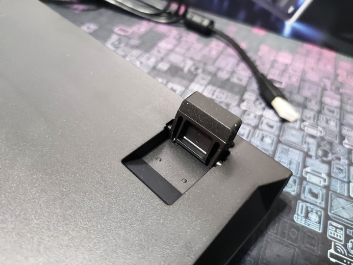 [開箱] 陽極工藝沉穩有型 軸體新體驗 iRocks K75M Gateron 紅 By 沁凱