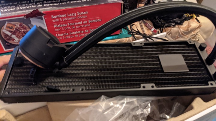 微星MSI MAG CoreLiquio 360R 簡易開箱 (更新 空冷利民TRUE Spirit 140 Power 單風扇水冷 MasterLiquid ML120L V2 RGB 雙風扇水冷 微星MAG CoreLiquio 240R 溫度測試對比) )