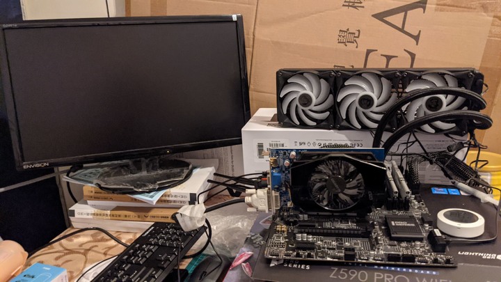 微星MSI MAG CoreLiquio 360R 簡易開箱 (更新 空冷利民TRUE Spirit 140 Power 單風扇水冷 MasterLiquid ML120L V2 RGB 雙風扇水冷 微星MAG CoreLiquio 240R 溫度測試對比) )