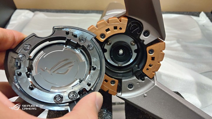 ROG PG32UQX - 4K 144Hz DSC Mini LED HDR顯示器之王(簡單開箱-圖文多)