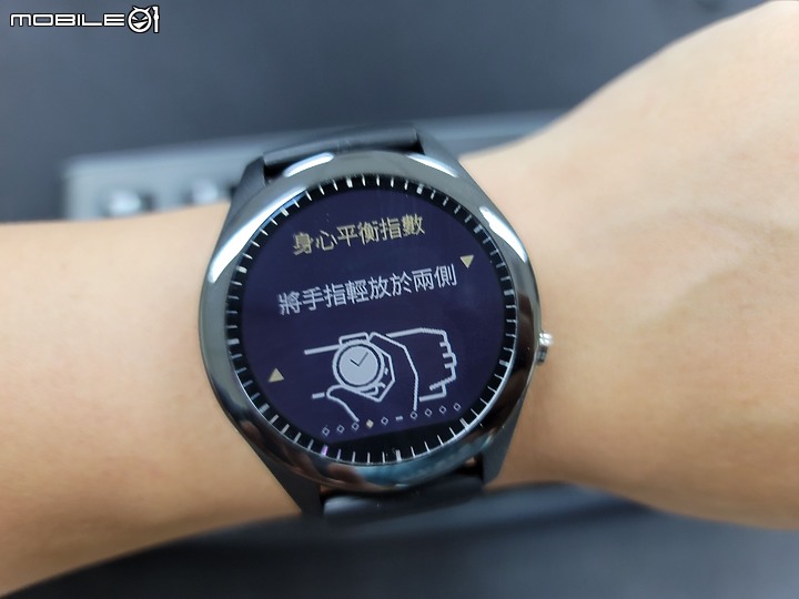 因血氧爆紅的ASUS VIVOWATCH SP簡單分享