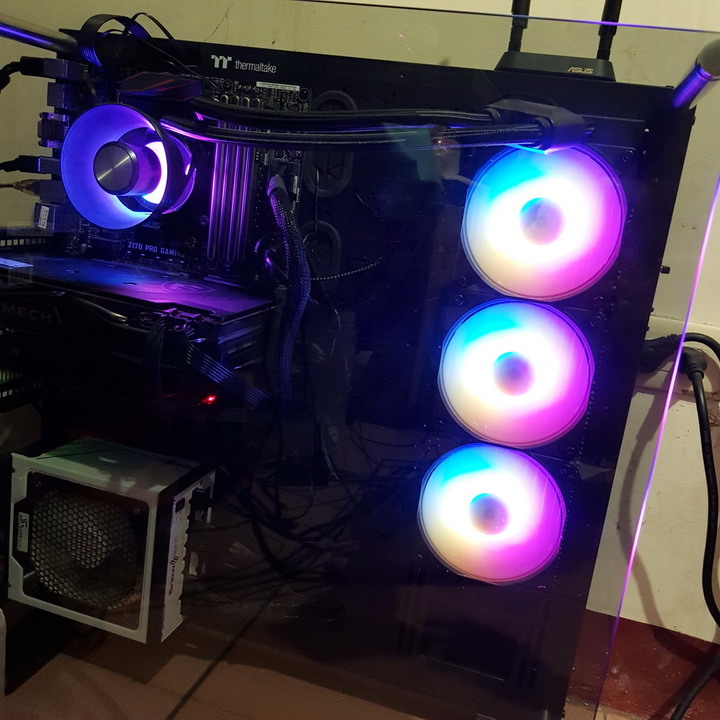 夠冷夠閃亮的一體式水冷散熱器 - 迎廣 InWin BR36
