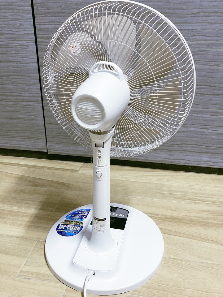 HERAN 禾聯 14吋 奈米銀抑菌DC扇 小開箱-抑菌王風扇