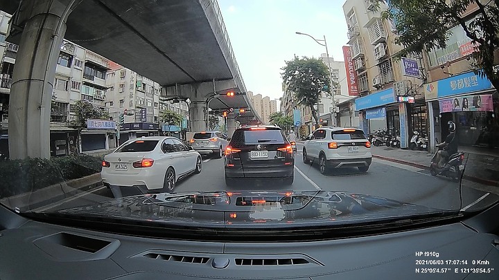 【不舉發】左轉專用道可用來直行嗎?