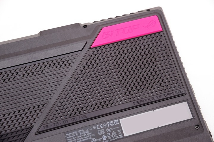 粉色妝點明快風格，ROG Strix G15 G513QM 電馭粉電競筆電開箱測試