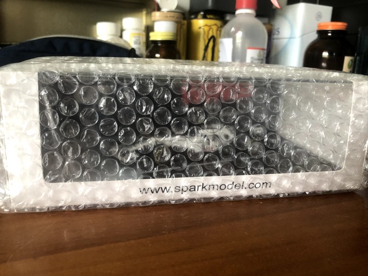 spark 1/43 gasly 2020 monza 首勝紀念版開箱 (圖少微開箱)