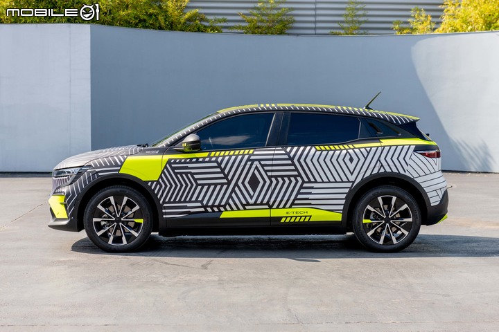 【海外新訊】Renault釋出Megane E-Tech Electric測試照,基於CMF-EV平台、具備450公里續航!