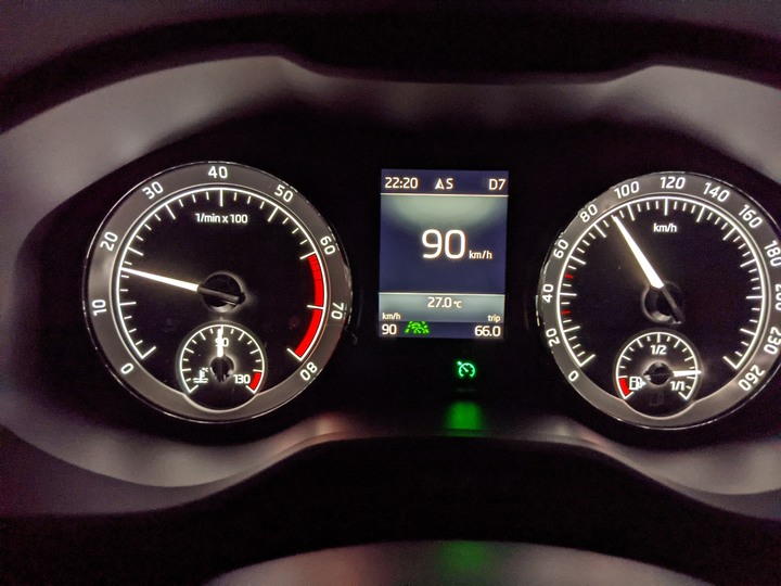 Skoda Kodiaq棕熊(2021年式) - 車道置中搭載