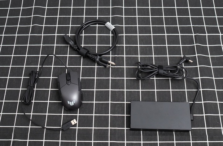 極簡純白體驗 ASUS TUF DASH F15 FX516PM 星耀白開箱