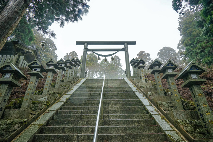 冬季漫步大阪最高山-金剛山葛木神社攻頂遊記