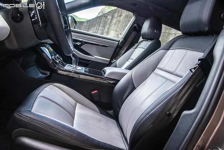 Land Rover Range Rover Evoque P250 R-Dynamic SE 新年式試駕|安全、科技一併升級!