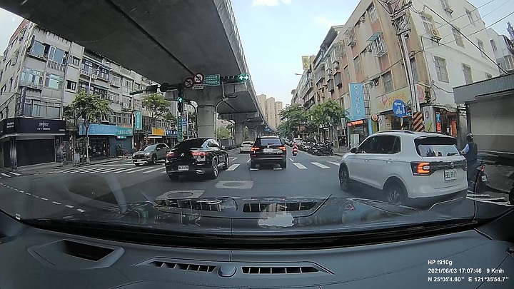 【不舉發】左轉專用道可用來直行嗎?