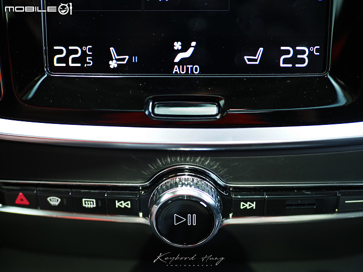 【Volvo V60 T6 Recharge 開箱】