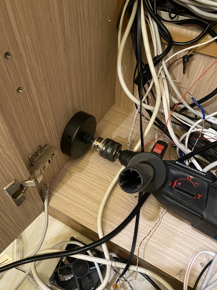 疫情關在家就是要整理弱電櫃啊,Unifi 簡易版全家桶分享 UDMP+USW-24-POE
