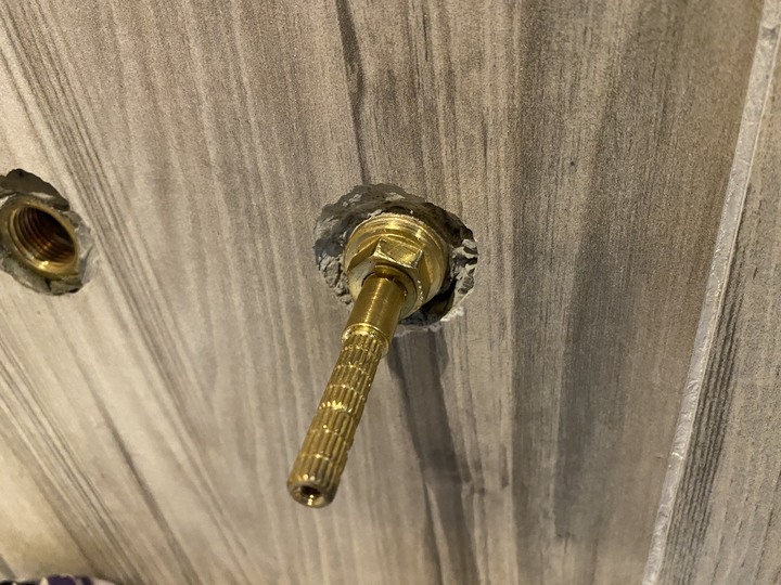 [請教]-水龍頭閥芯轉不動