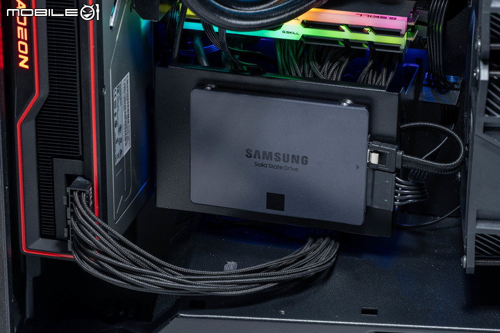 ROG Z11 電競機殼開箱試用 以斜向擺主機板真能提高性能?