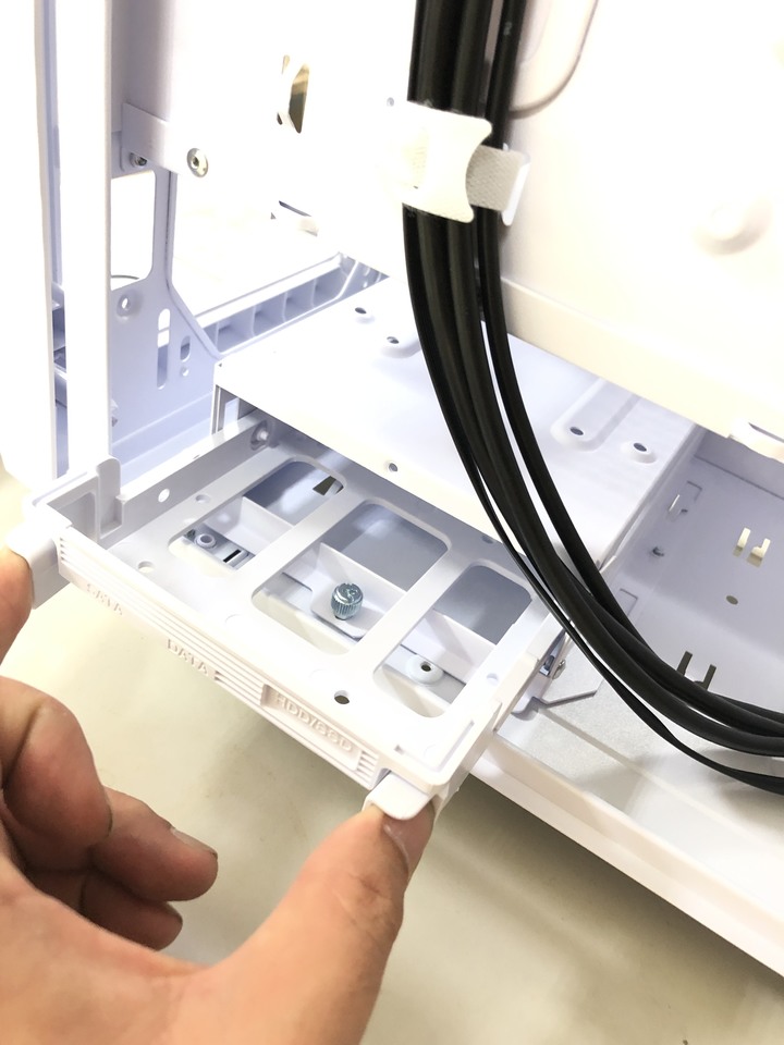 小+能裝+擴充性 乾五架好康? montech air 100 lite開箱