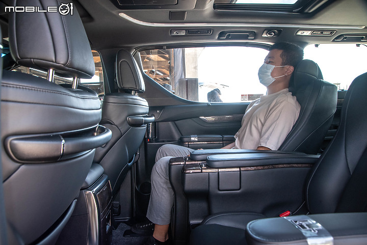 Toyota Alphard 新年式試駕|電子後視鏡加持、表現更臻完美!