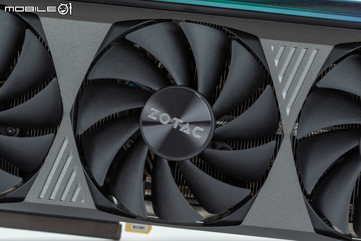 ZOTAC GAMING GeForce RTX 3080 Ti AMP Holo 顯示卡開箱實測 緊緻身形內的效能選擇
