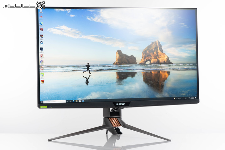 ROG SWIFT PG32UQX 電競螢幕開箱體驗 以 Mini LED 技術達成超細膩畫質演出