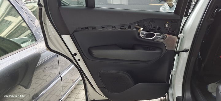 2016 Volvo XC90 D5 M+的DIY改裝Bowers&Wilkins音響升級歷程