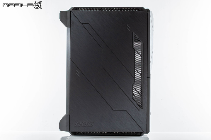 ROG Z11 電競機殼開箱試用 以斜向擺主機板真能提高性能?