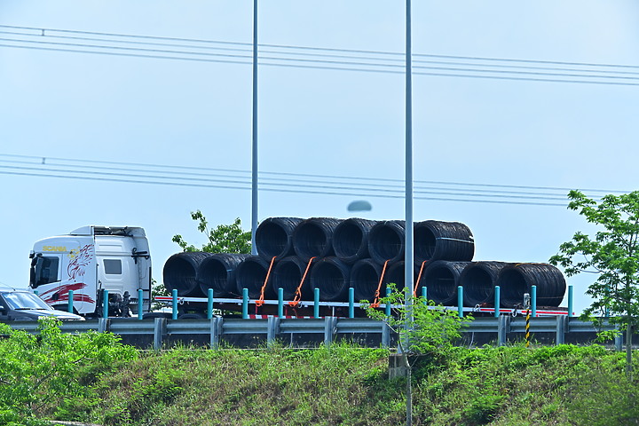 Z7II廣闊區域AF傘兵跳傘訓練，影片緊按快門鈕有鎖焦效果。