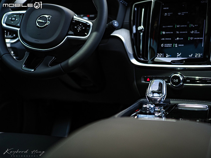 【Volvo V60 T6 Recharge 開箱】