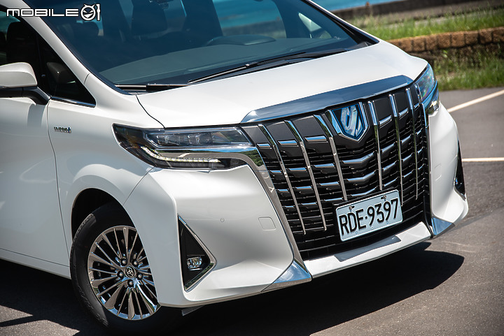 Toyota Alphard 新年式試駕|電子後視鏡加持、表現更臻完美!