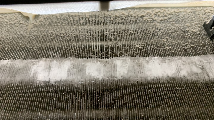 冷氣結冰，吹又不涼？