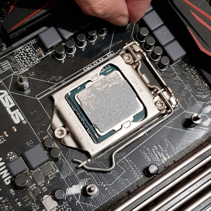 夠冷夠閃亮的一體式水冷散熱器 - 迎廣 InWin BR36